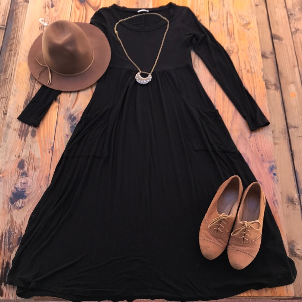 Black maxi dress for petite gal! Roolee purchased!